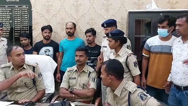 क्रेडिट कार्ड की सेवाओ में बदलाव के नाम पर ठगी, ४ आरोपी गिरफ्तार