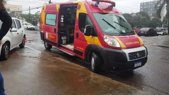 Colisão entre veículos Sandero deixa mulher ferida no Centro