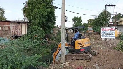 नगर पालिका ने की नालों की सफाई