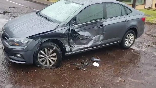 Virtus fica destruído após colisão com caminhão no Santo Onofre