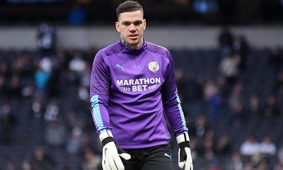 إيدرسون يحلق شارب مراسل برازيلي توقع فوز انتر ميلان