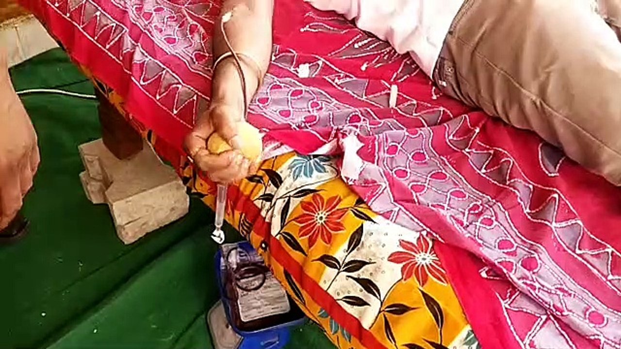रक्तदान को युवा आए आगे, शिविर में 42 यूनिट रक्तदान