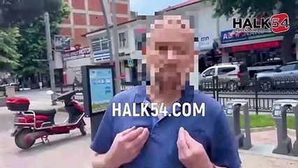 Réaction du vieil homme à la jeune fille : j'ai 76 ans, tu m'excites