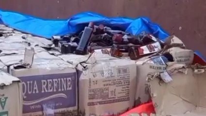 सुपौल: शराब से भरा ट्रक लेकर भाग रहे थे तस्कर, पुलिस ने खदेड़ ...