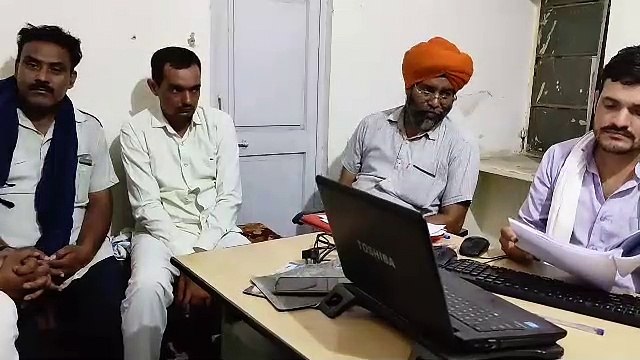 खेत का सीमाज्ञान करने की एवज में रिश्वत लेते गिरदावर को पकड़ा
