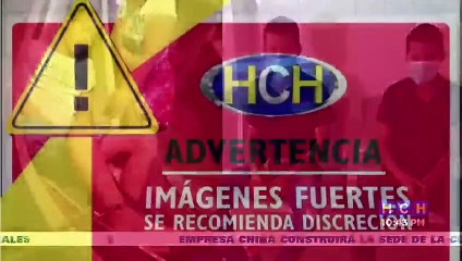 Tải video: Madre encadena a sus hijos ya que son adictos a las drogas hecho ocurrido en Olanchito