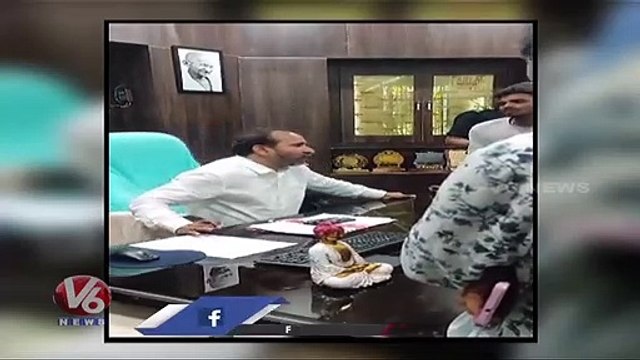 Nizam College Students Protest To Re-Introduce The Integrated Chemistry Course | V6 News