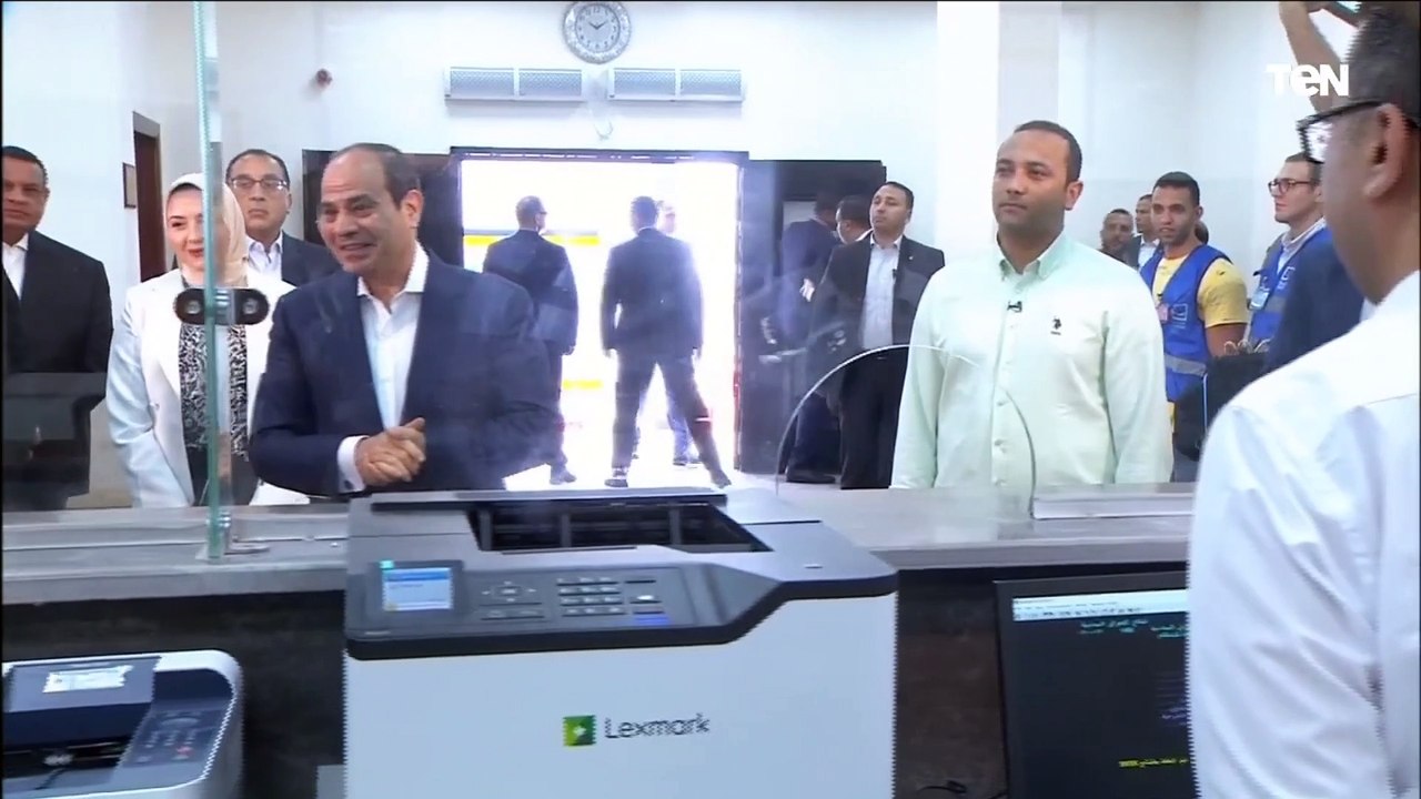 الرئيس يتفقد مجمع الخدمات التكنولوجية ضمن مشروعات "حياة كريمة" بقرية الأبعادية بالبحيرة