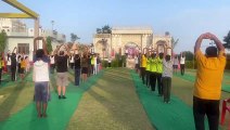 International Yoga Day 2023: गांवों से लेकर शहरों तक योग की साधना में डूबे लोग, देखें वीडियो