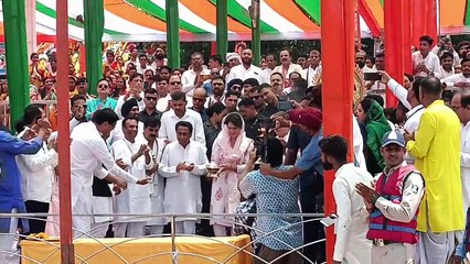 MP election 2023: Inflation, focus on women, Congress in shelter of Narmada Ji - watch video