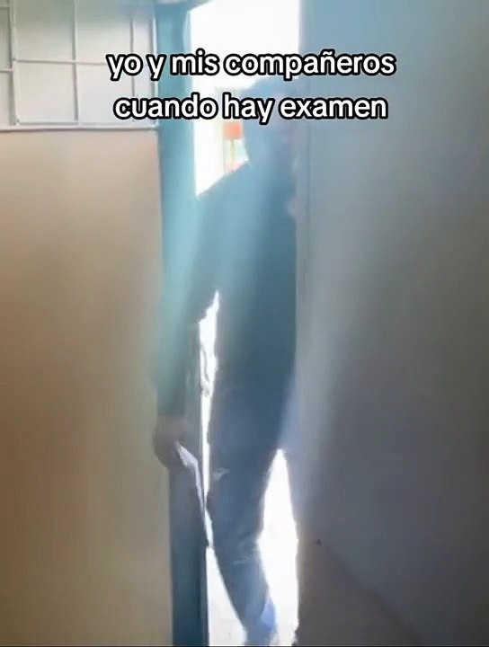 "Protégeme Señor con tu espíritu": Jóvenes realizan alabanza para que su profesor anule su examen