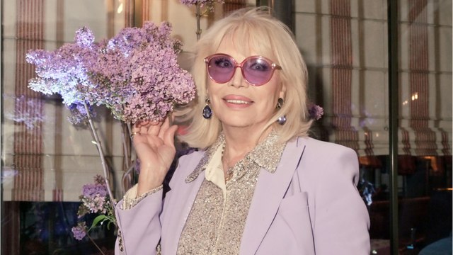 Voici - “Je suis tellement triste” : Amanda Lear en deuil après la mort d’un être cher