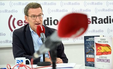 Feijóo defiende que con sus votos "Colau no estará en la alcaldía de Barcelona"