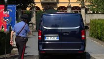 Arcore, arrivo carro funebre a Villa San Martino