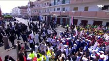 الرئيس السيسي يتوقف خلال جولته  ويدير حواراً مع حشد من المواطنين بقرية الأبعادية بالبحيرة