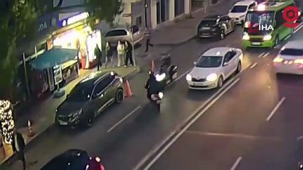 Скачать видео: Sürücü hataları kazaları beraberinde getirdi... Mayıs ayında yaşanan trafik kazaları KGYS kameralarına yansıdı