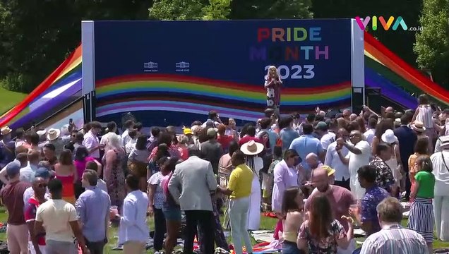 3 Aktivis Telanjang Dada Saat Acara LGBTQ di Gedung Putih