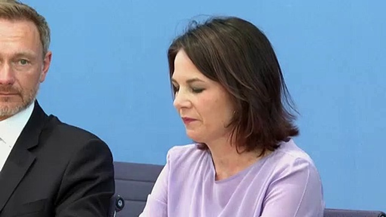 Baerbock: "sicherheit bedeutet, nicht von china ausspioniert zu werden"