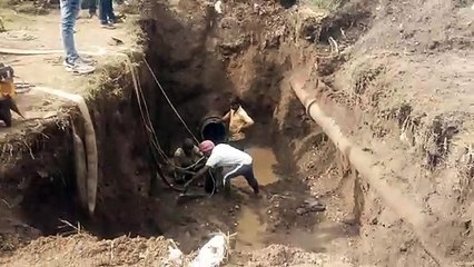 स्कीम 140 में फूटी नर्मदा पाइप का सुधार कार्य जारी