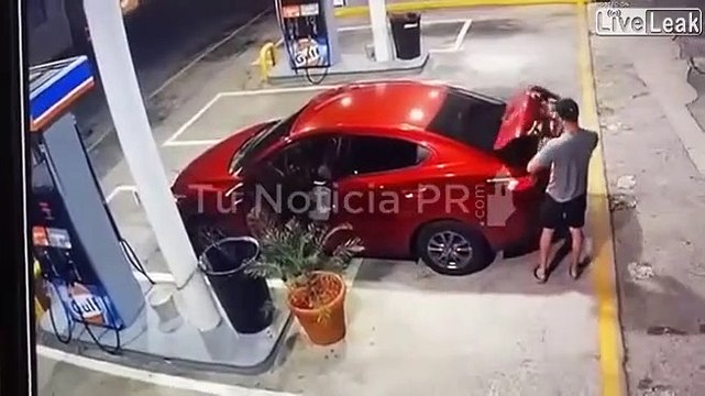 Un voleur de pot de fleur pas très discret