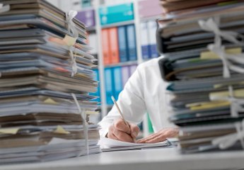 Inégalités salariales : l’État en retard par rapport aux entreprises
