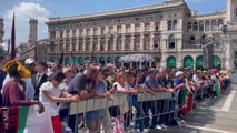 Funerali Berlusconi, gli applausi della folla all'omelia di Delpini
