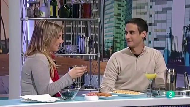 Etiqueta para un cita perfecta en torno a una mesa. Cómo quedar bien con su pareja. Buenos modales