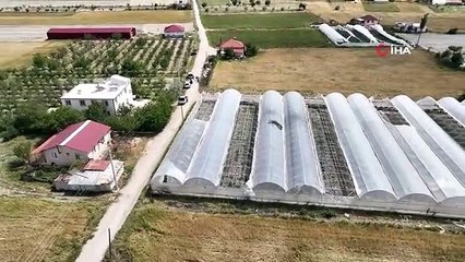 Hortum ve dolunun vurduğu üreticiye sera naylonu desteği