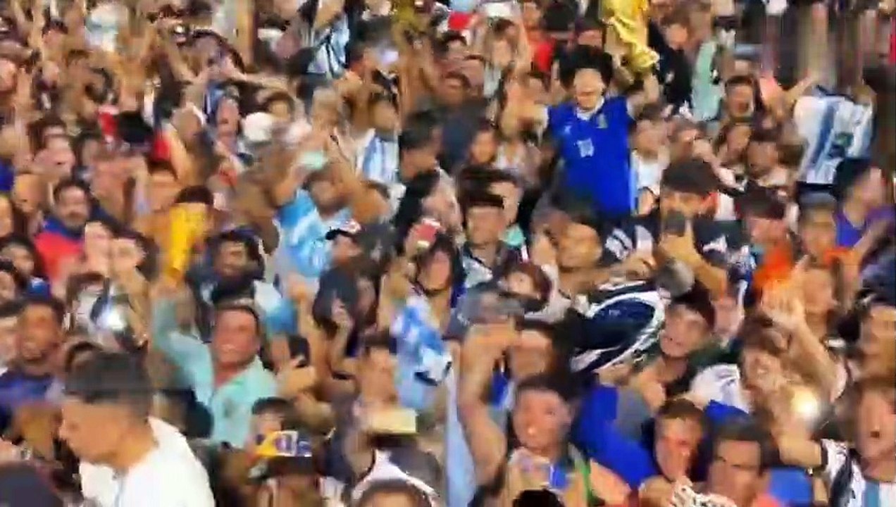 UNBELIEVABLE! Lionel MESSI & Argentina Celebrating with +5 MILLION Fans