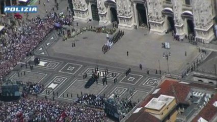 Download Video: Funerali Berlusconi, le immagini dall'elicottero della polizia in piazza Duomo