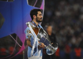 Laporta insiste en que reforzarán al Barcelona "aspirar a todo" la próxima temporada