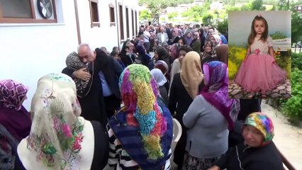 Gözyaşları minik Ravza Gül için