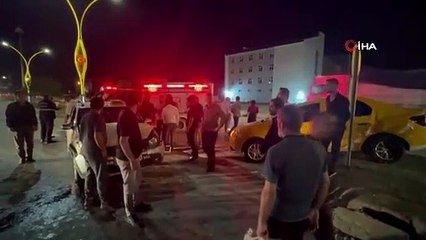 Yüksekova'da Ticari Taksiler Çarpıştı