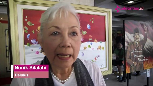 Aksi Seniman Surabaya Melukis Tubuh Model-Model Cantik, Kreatif !