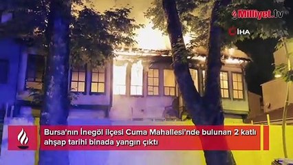 Bursa'da tarihi bina alev alev yandı