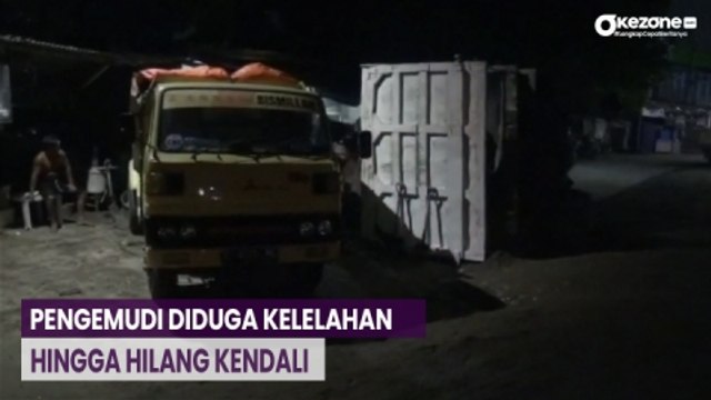Rumah dan Warung Tertimbun Pasir di Ciputat Gegara Dump Truk Terguling