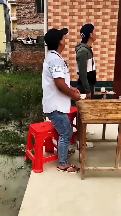 Chinese Funny Video #shorts #todosomething #pranks