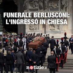Funerale Berlusconi, l'ingresso in chiesa della bara