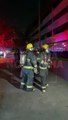 #Preliminar Un voraz incendio al interior del centro comercial Fórum Tlaquepaque, generó una intensa movilización de bomberos #GuardiaNocturna