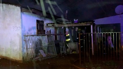 Incêndio atinge residência no Jardim Tarumã e mobiliza Corpo de Bombeiros