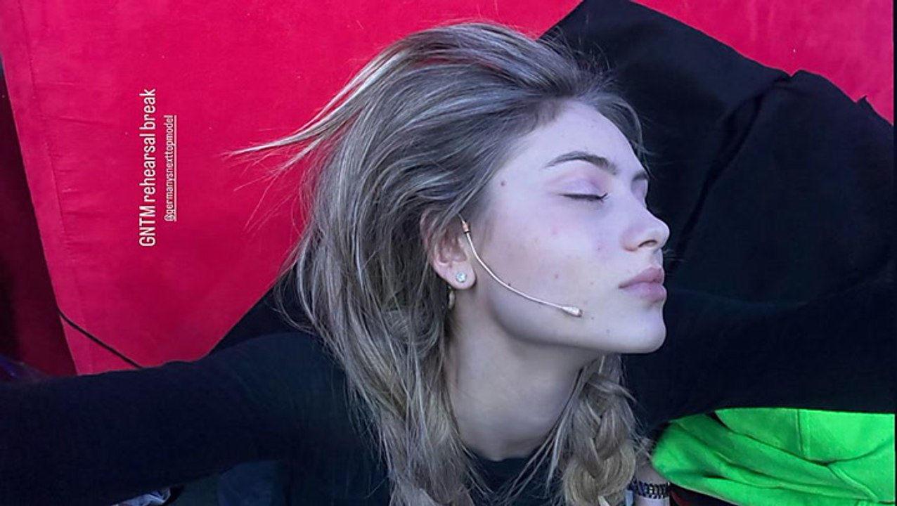 Ohne Make-up und ungestylt: Leni Klum super natürlich bei GNTM-Probe