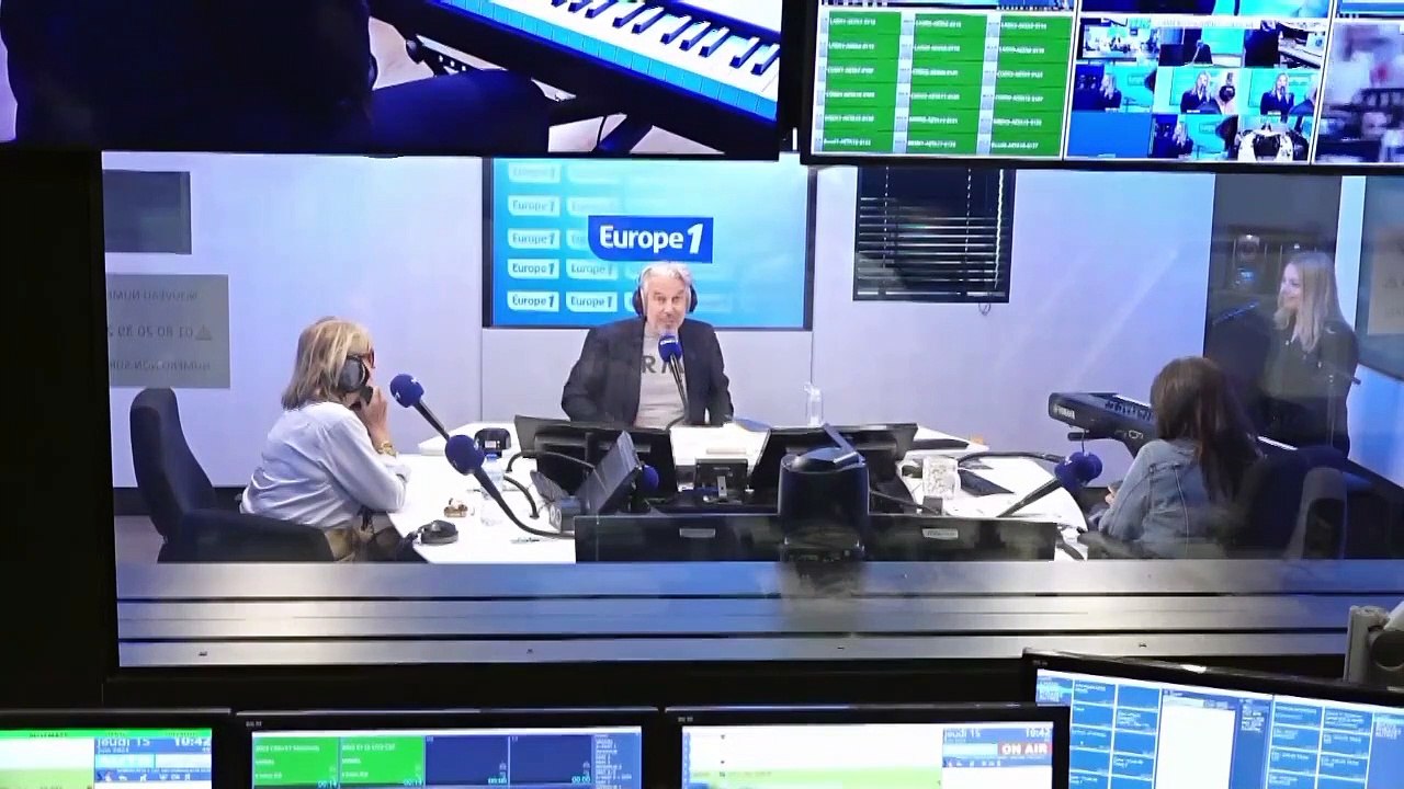 Fête de la Musique - Le live de Santa, la chanteuse du groupe Hyphen Hyphen