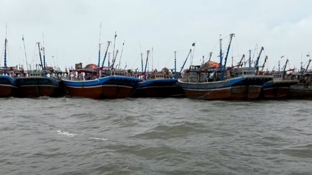 حالة تأهب قصوى على سواحل باكستان لمواجهة إعصار بيبارجوي