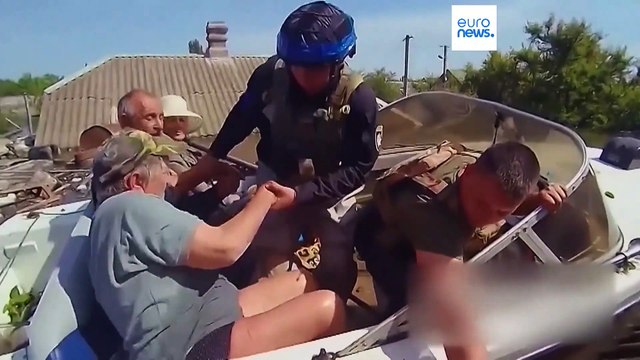 Херсон всё ещё под водой, эвакуация продолжается