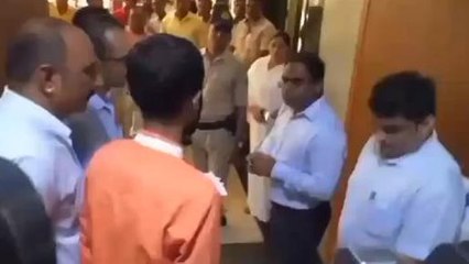 इंदौर: चौकीदार के टवीट से मचा बबाल,कलेक्टर ने की पहल