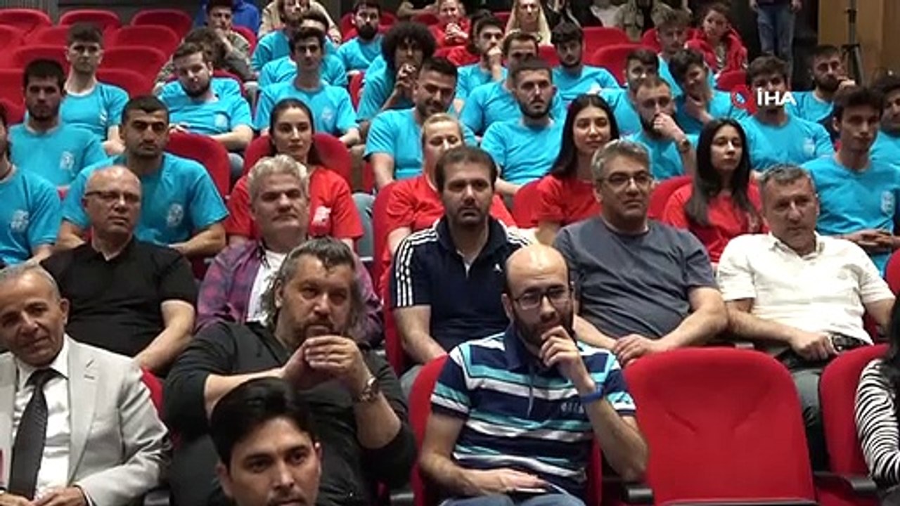 Kütahya Dumlupınar Üniversitesi Spor Bilimleri Fakültesi'nde Başarılı Öğrencilere Teşekkür Belgesi