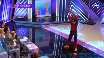 이게 가능하다고? 자유자재로 관절을 움직이는 연체인간 몸신이 등장했다!