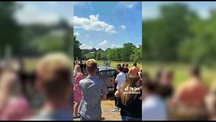 Homem finge a própria morte para dar lição na família e surge de helicóptero no velório