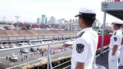 Çin donanma eğitim gemisi Filipinler'de iyi niyet ziyareti için limana demirledi