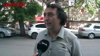 Cemaatin namaz kılmasını fırsat bilip hırsızlık yaptı! O anlar kamerada